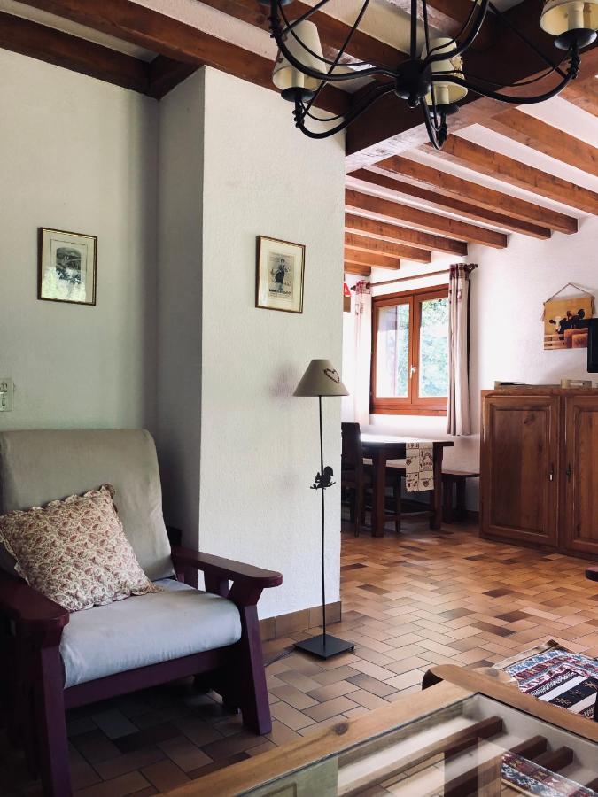 En Pleine Nature Avec 2 Pour 6 Ou 8 Qui Peuvent Réunis En 1 Pour 14 Personnes Saint-Gervais-les-Bains