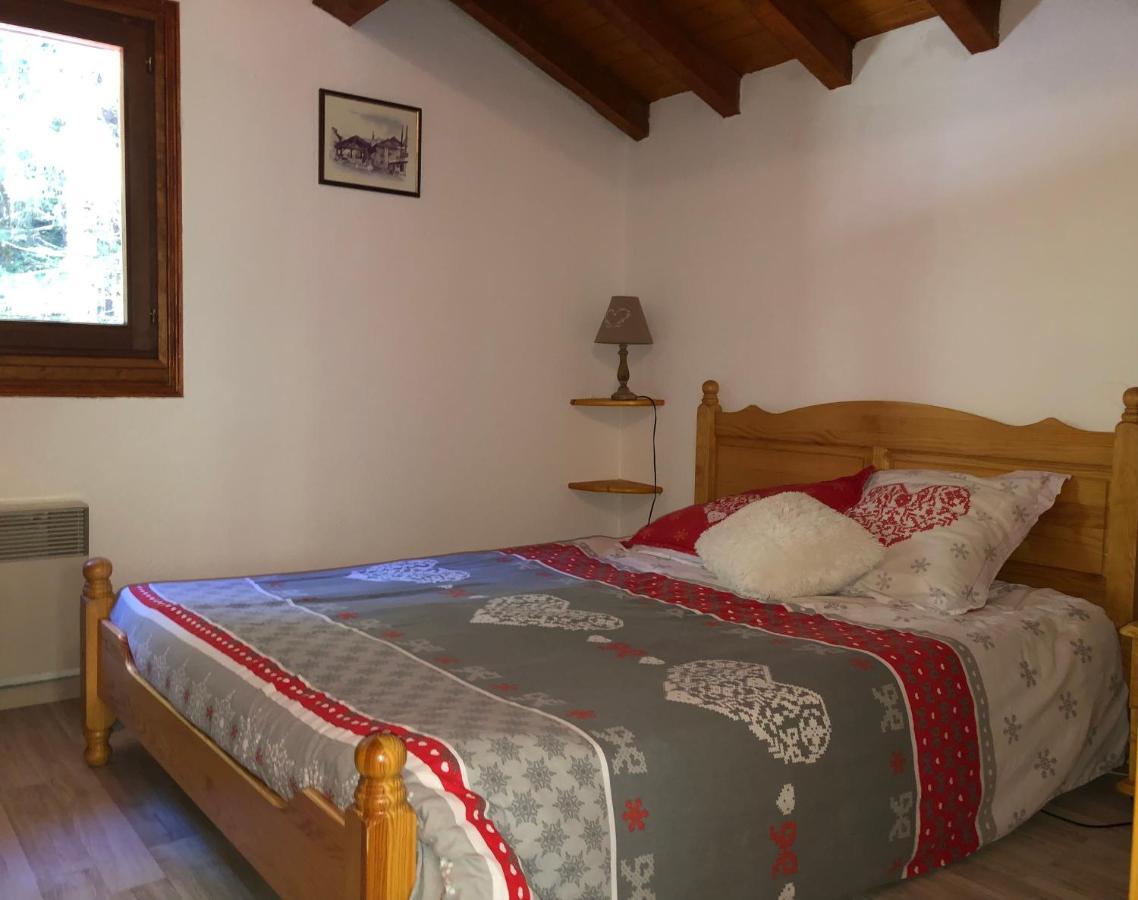 En Pleine Nature Avec 2 Pour 6 Ou 8 Qui Peuvent Réunis En 1 Pour 14 Personnes Appartement