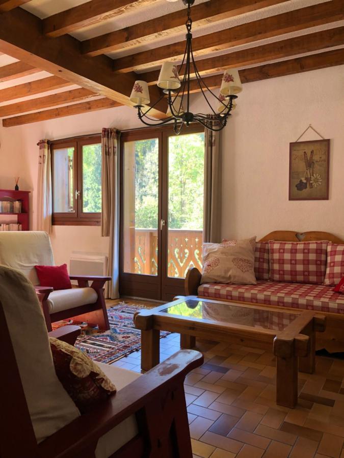 En Pleine Nature Avec 2 Pour 6 Ou 8 Qui Peuvent Réunis En 1 Pour 14 Personnes Saint-Gervais-les-Bains