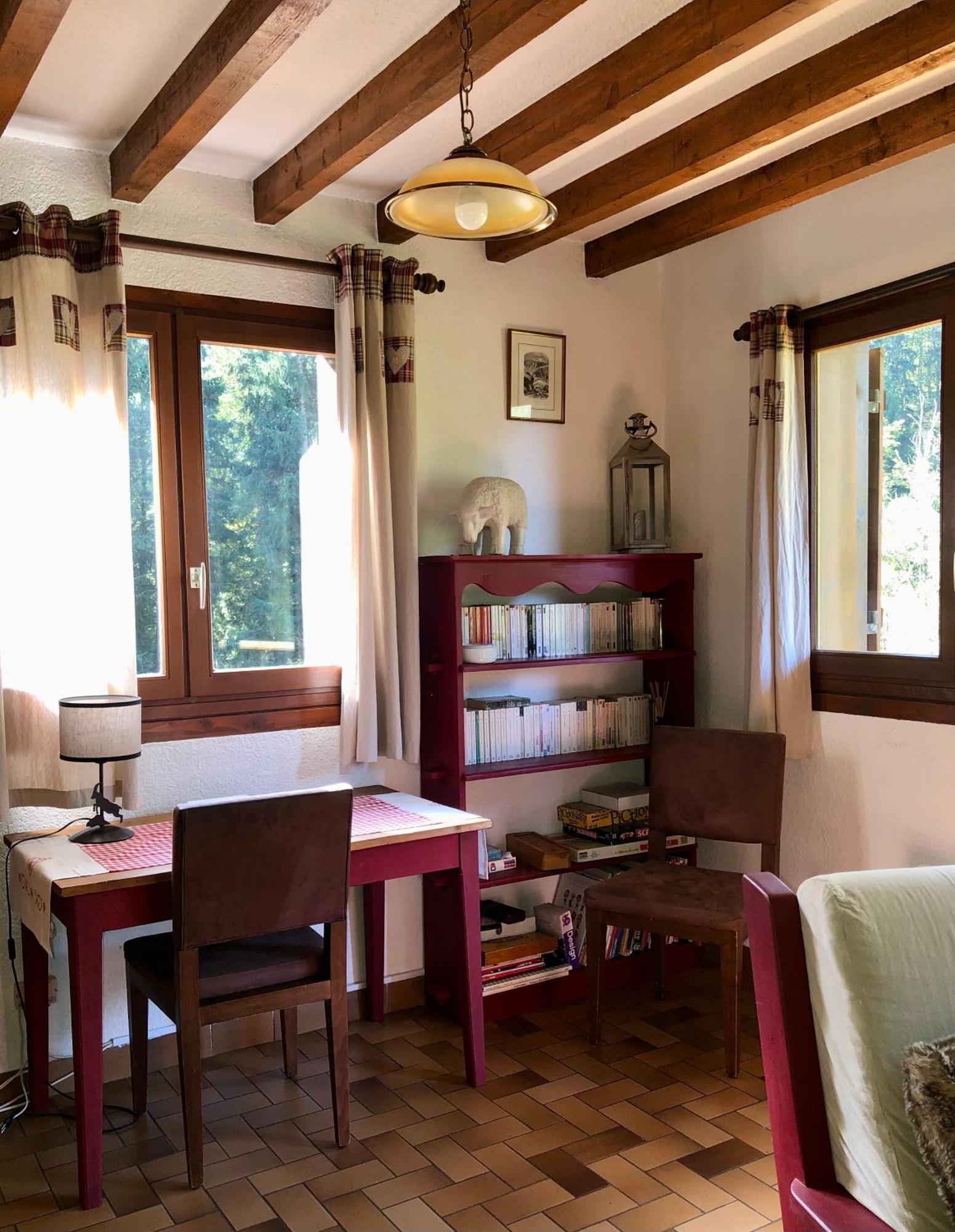 En Pleine Nature Avec 2 Pour 6 Ou 8 Qui Peuvent Réunis En 1 Pour 14 Personnes Appartement *
