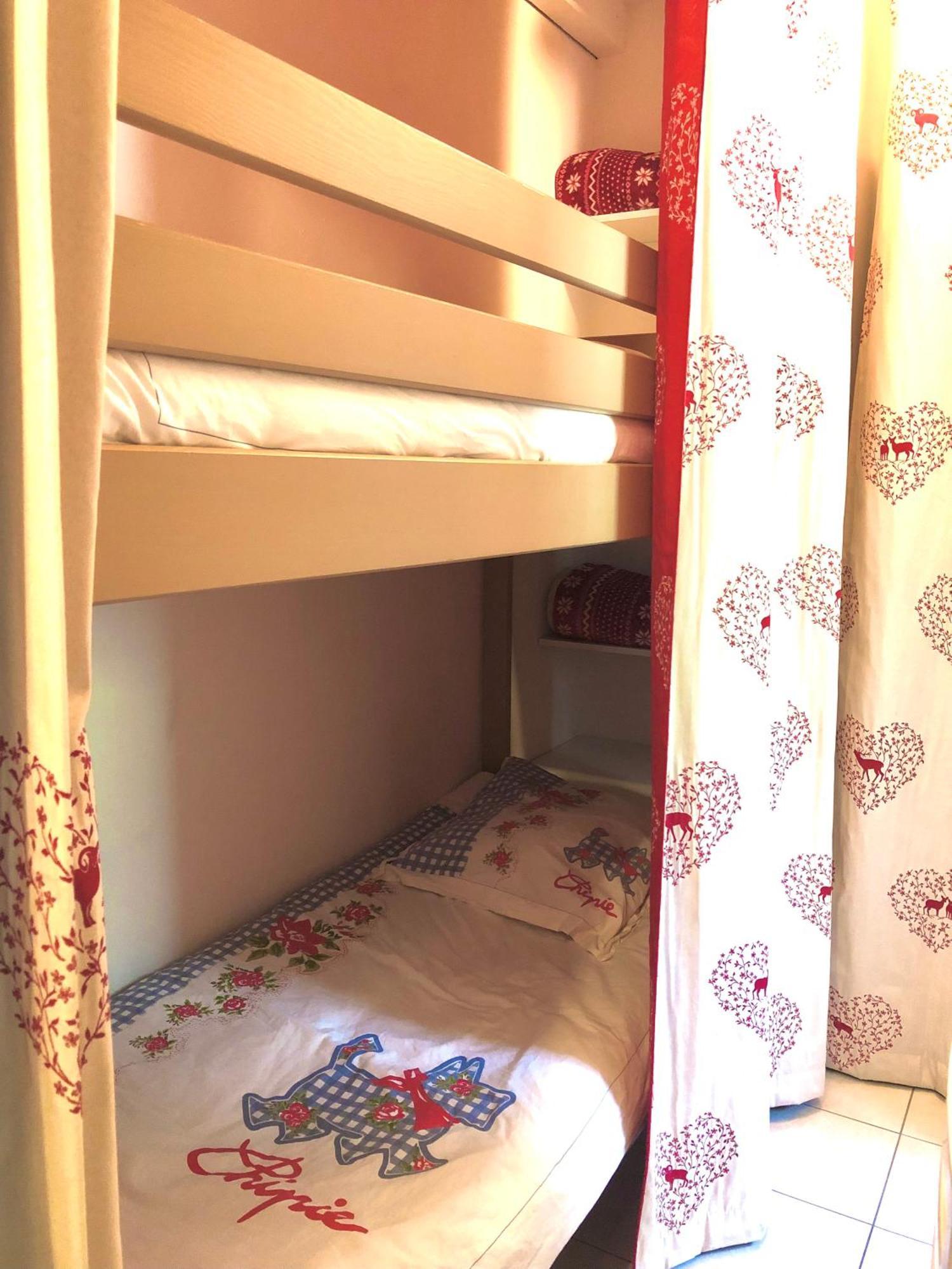 En Pleine Nature Avec 2 Pour 6 Ou 8 Qui Peuvent Réunis En 1 Pour 14 Personnes Appartement